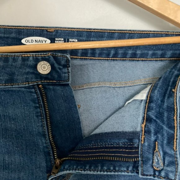 Old Navy Super Skinny Ankle Jeans - Picture 3 of 5